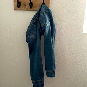 Boys Joe’s Jeans, Size 5. Tapered jogger bottom. Soft denim. Draw string. Blue.